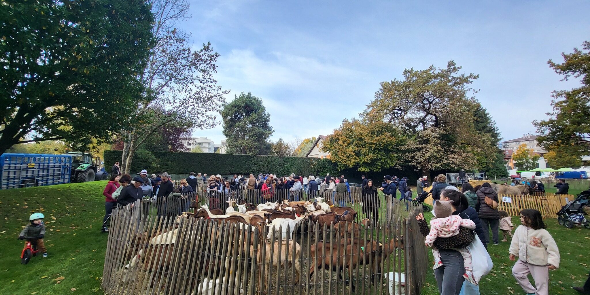 574022140_889386503769557_3188358639239761074_n